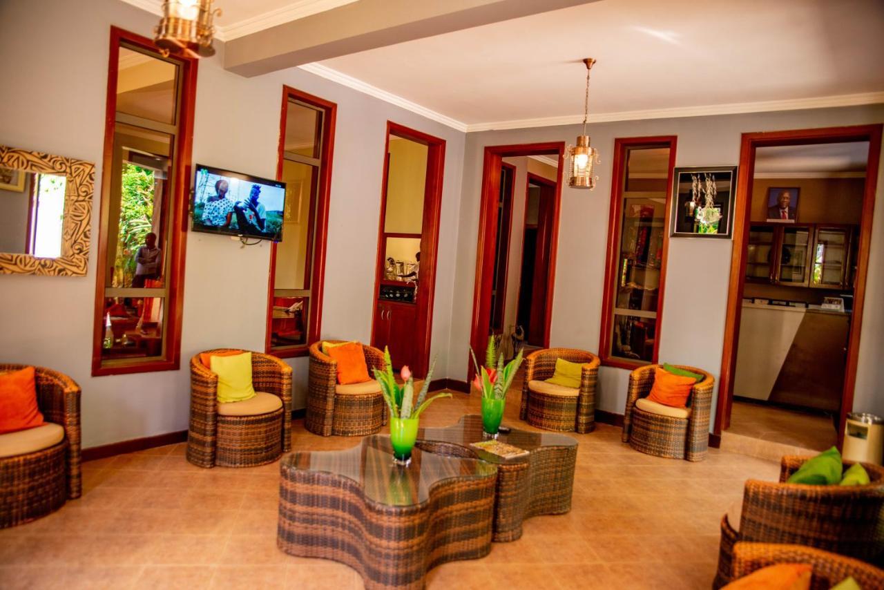 Lush Garden Business Hotel 아루샤 외부 사진