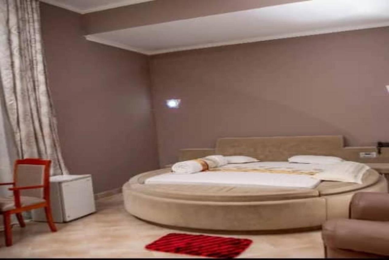 Lush Garden Business Hotel 아루샤 외부 사진
